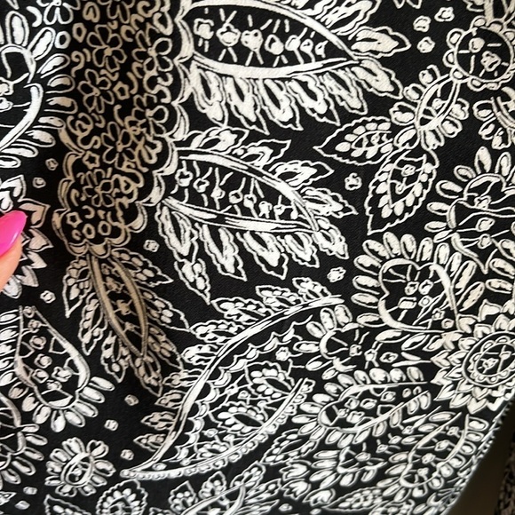 Elliott Lauren Ankle Pants Bohemian Lace Paisley Black & White Stretch Size 4 - Picture 4 of 8